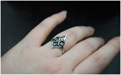 Silver Scáthach Celtic Intertwined Knot Ring