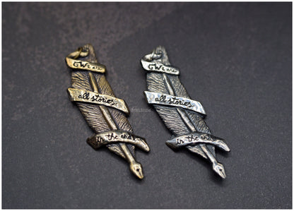 Colgante pluma "We are all stories in the end" variaciones