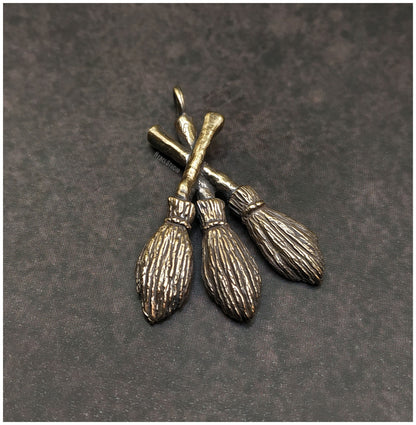 Pandant Moiras brooms bronze pendant