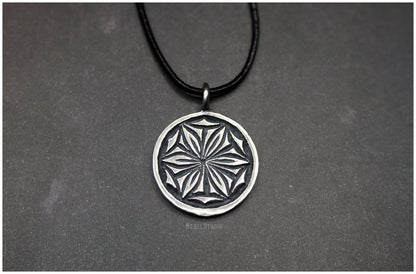 Colgante Roseta hexapétala Daisy plata cordón