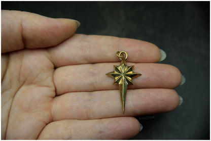 Colgante estrella Ad Astra tamaño grande bronce proporciones