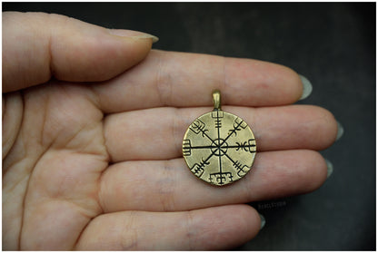 Colgante Vegsvisir bronce proporciones