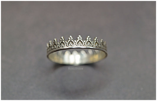Alienor silver crown ring