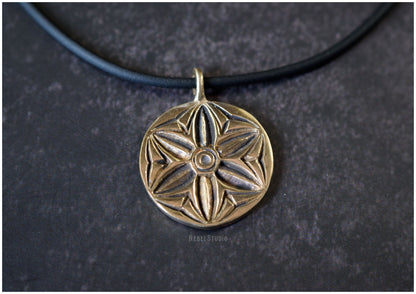 Colgante hexapétala bronce modelo Rose