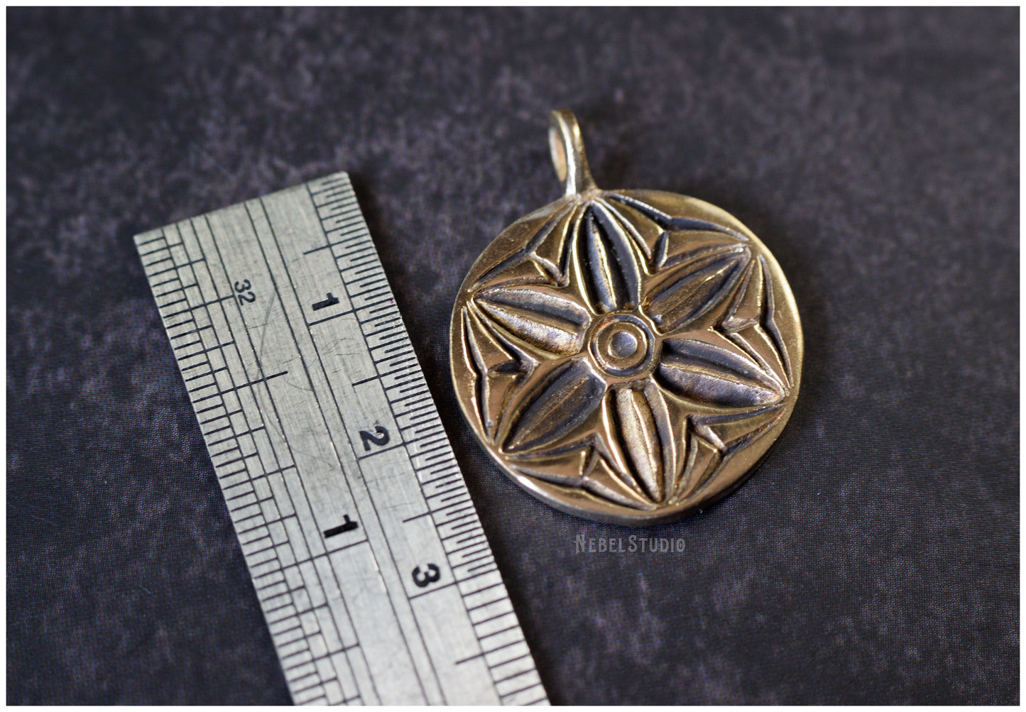 Colgante hexapétala plata o bronce modelo Rose
