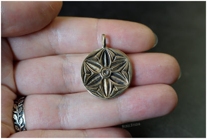 Colgante hexapétala bronce modelo Rose