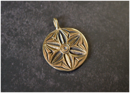 Colgante hexapétala bronce modelo Rose