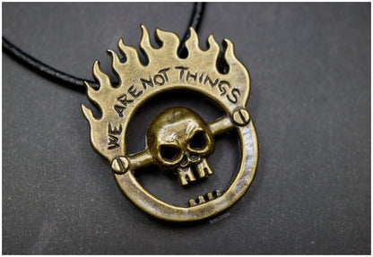 Colgante Furiosa tributo bronce lado