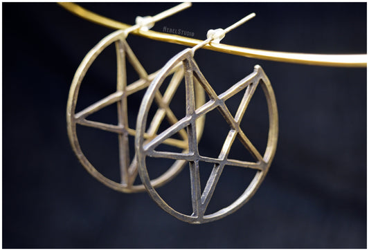 Pendientes pentáculo estrella Bewitched medida grande bronce detalle