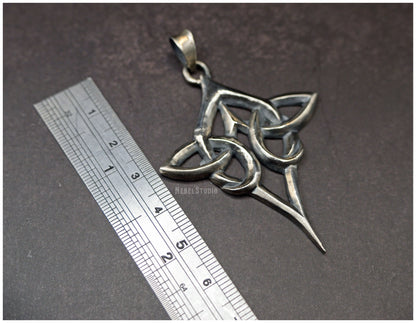 Colgante nudo entrelazado celta Scáthach grande plata medidas