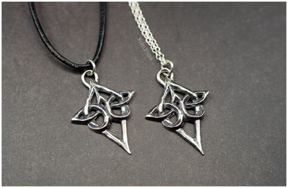 Pendant Small silver or bronze Scáthach Celtic knot