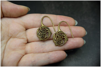 Pendientes Acanthus bronce proporciones