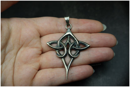 Colgante nudo entrelazado celta Scáthach grande plata proporciones