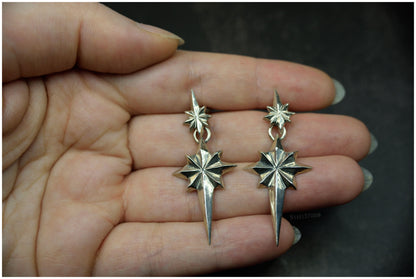 Pendientes estrellas dobles Ad Astra tamaño grande plata proporciones