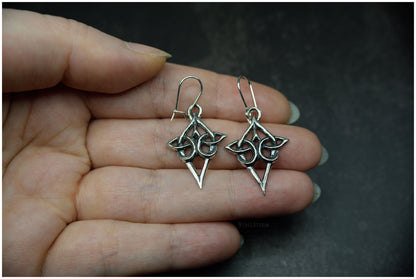 Pendientes nudo entrelazado celta Scáthach plata proporciones
