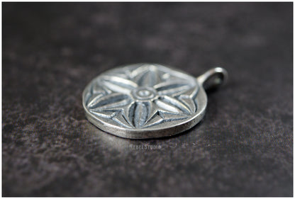 Pendant Hexafoil silver or bronze Rose