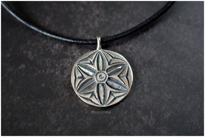 Pendant Hexafoil silver or bronze Rose